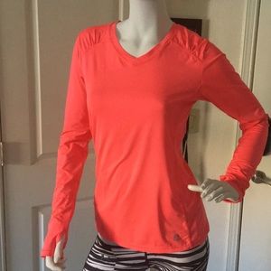 Long sleeve athletic top